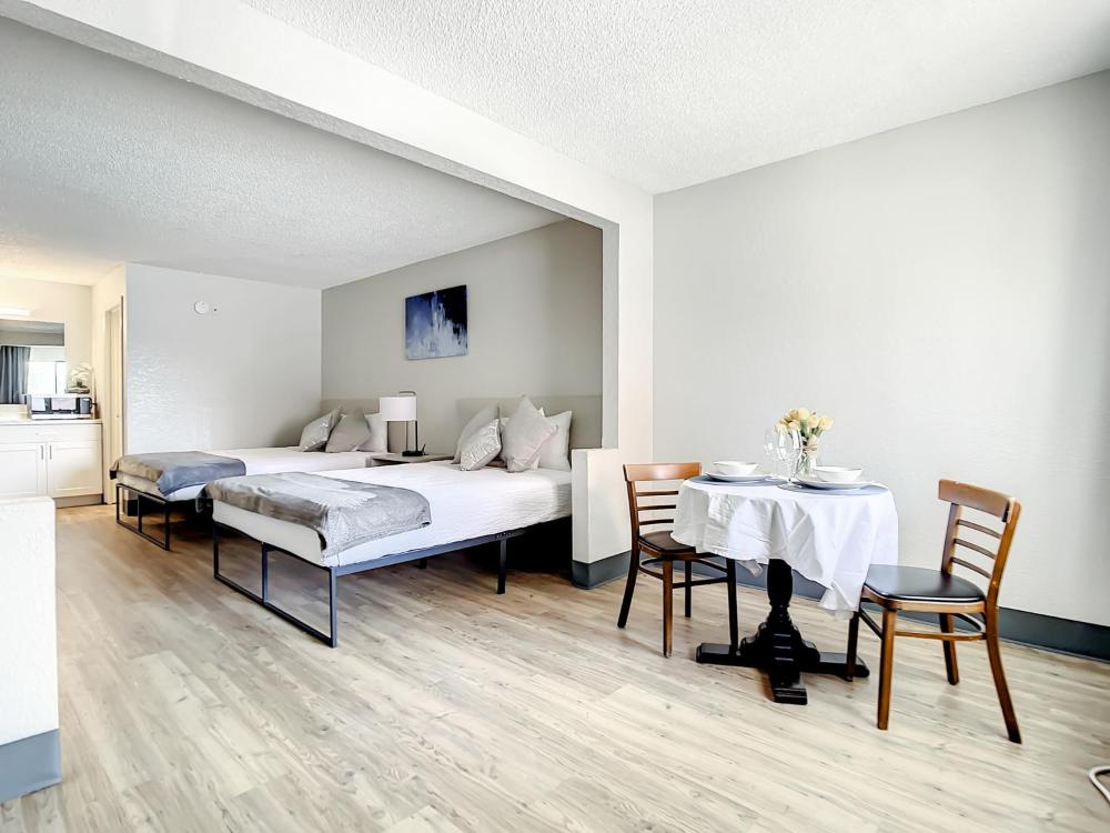 Deluxe Queen Room with Two Queen Beds